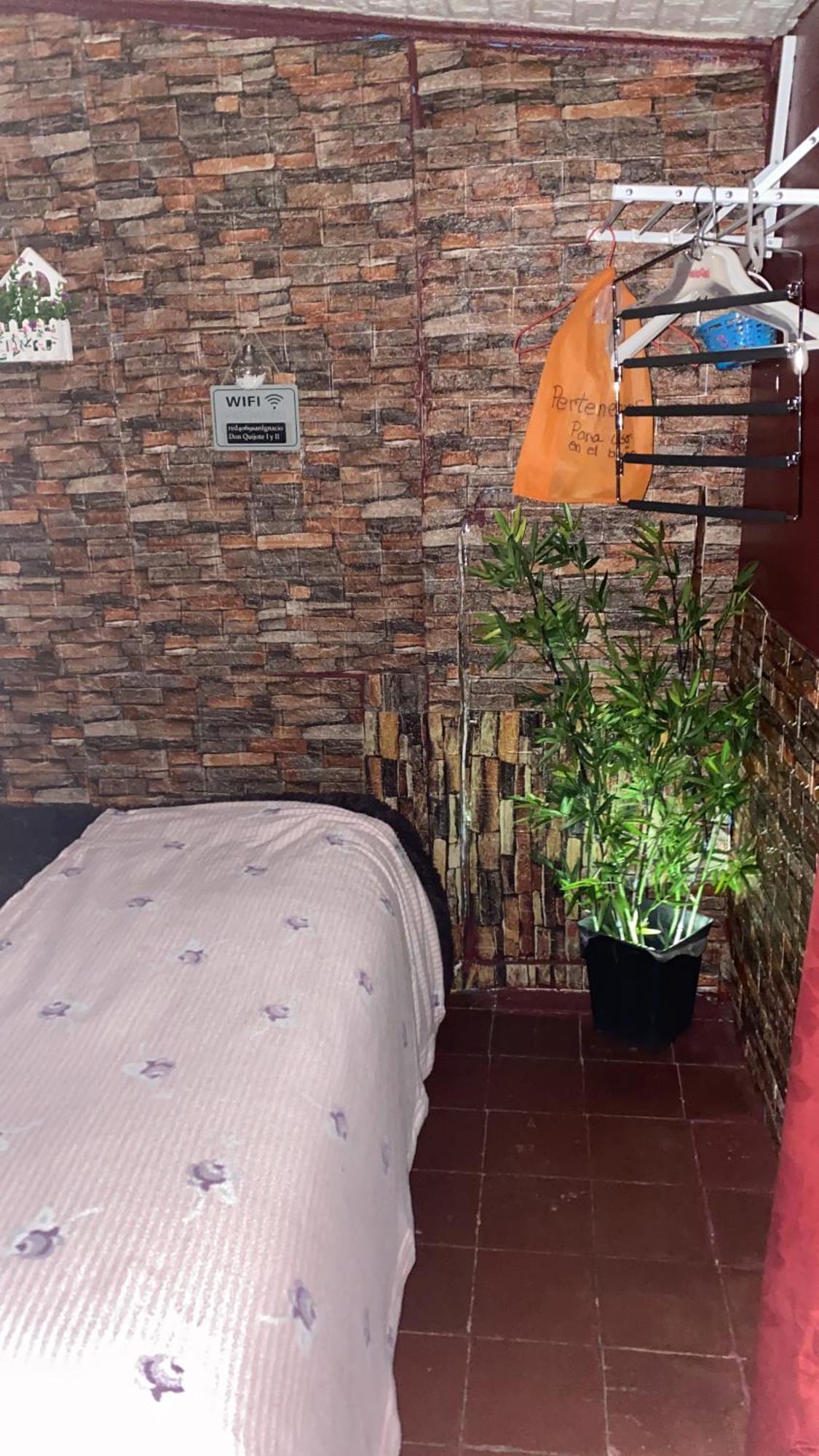 Don Quijote Family Homestay Сантьяго Экстерьер фото